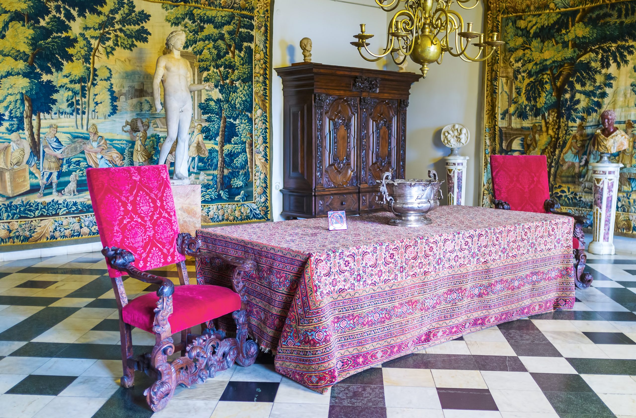 プロが教える】タペストリーアートをつかったおしゃれなインテリアを